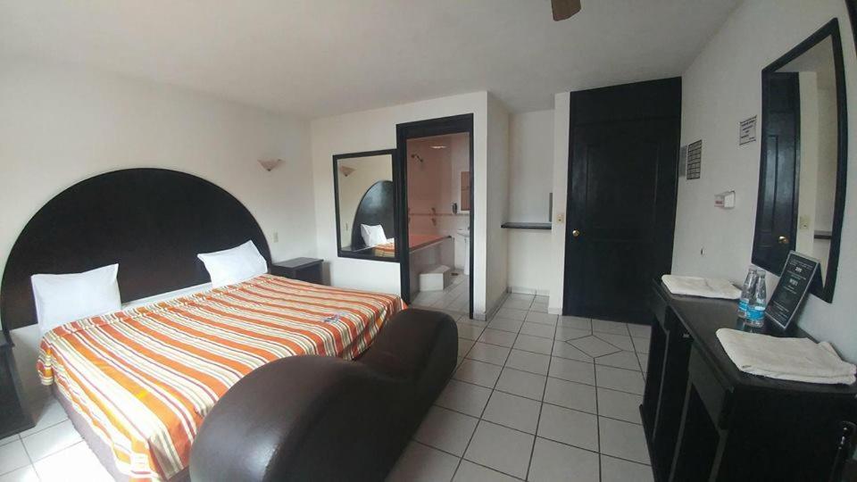 Hotel Omni Morelia Exterior photo
